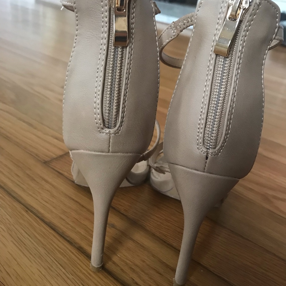 Heels - Picture 6 of 7